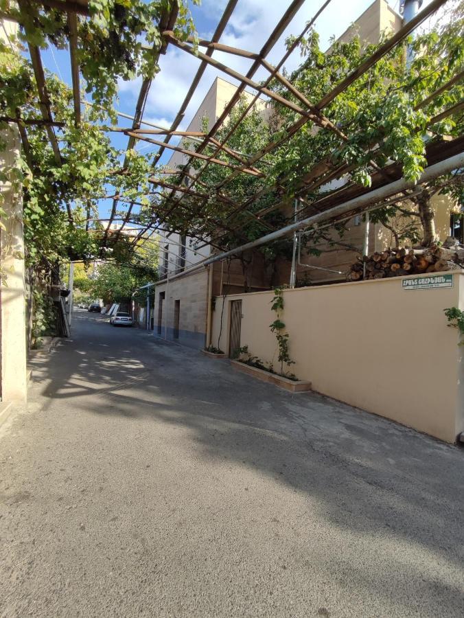 Hotelise I Bells-Of-Ireland Apartment 예레반 외부 사진